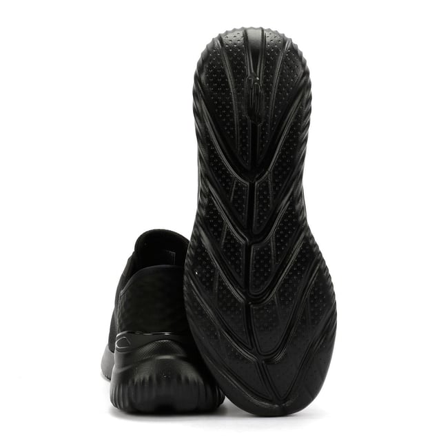 Skechers Bounder 2.0 Emerged Heren Zwarte Sneakers Ervaar moeiteloos, flexibel comfort met de Skechers Hands Free Slip-ins®: Bounder 2.0 - Emerged. Deze lichtgewicht, vegan-vriendelijke sneaker is gebouwd met een ademend, technisch mesh-bovenwerk en stretch-vetersluiting voor eenvoudig, slip-on gemak. Met Skechers' exclusieve Slip-ins® gevormd hielpaneel met Heel Pillow™ technologie voor een veilige, met kussens gevulde pasvorm, en afgewerkt met een Skechers Air-Cooled Memory Foam® binnenzool voor langdurig, de hele dag comfort.