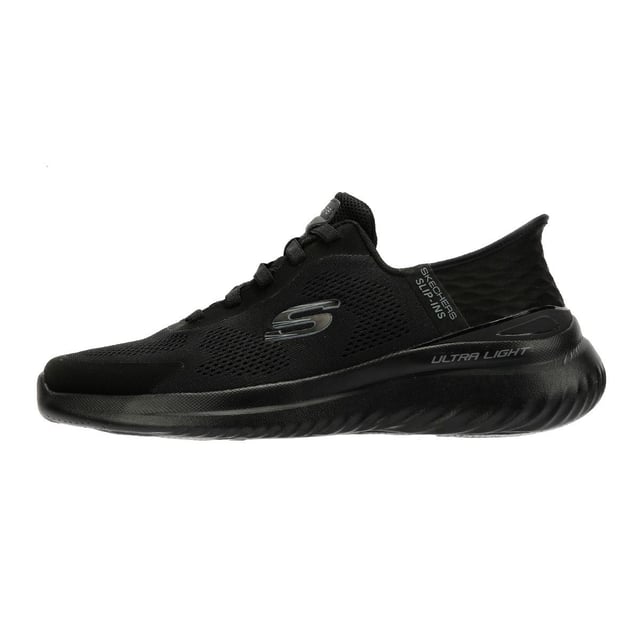 Skechers Bounder 2.0 Emerged Heren Zwarte Sneakers Ervaar moeiteloos, flexibel comfort met de Skechers Hands Free Slip-ins®: Bounder 2.0 - Emerged. Deze lichtgewicht, vegan-vriendelijke sneaker is gebouwd met een ademend, technisch mesh-bovenwerk en stretch-vetersluiting voor eenvoudig, slip-on gemak. Met Skechers' exclusieve Slip-ins® gevormd hielpaneel met Heel Pillow™ technologie voor een veilige, met kussens gevulde pasvorm, en afgewerkt met een Skechers Air-Cooled Memory Foam® binnenzool voor langdurig, de hele dag comfort.