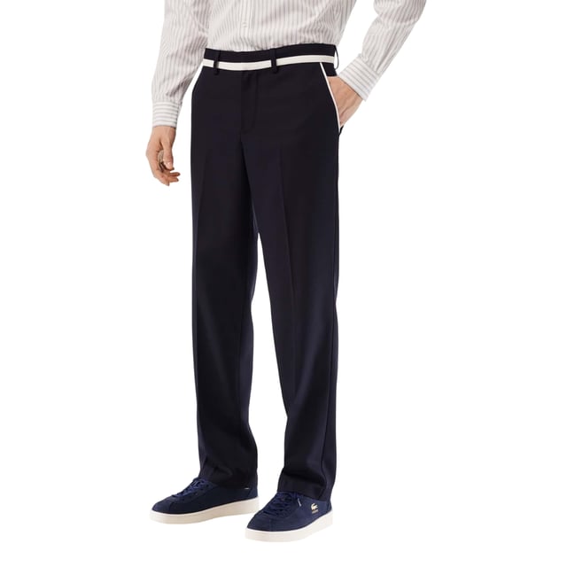 68% Polyester, 32% Rayon. Ontwerp: Badge, Contrastdetail, Geborduurd logo, Effen. Sluiting: Knoop, Verborgen, Haak, Ritssluiting. Riemlussen. Zakken: 2 Zijzakken, 1 Achterzak. Pasvorm: Recht.