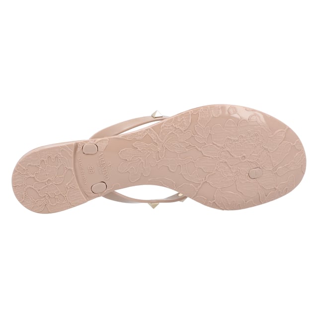 - Made In Italy
- 100% rubber
- Heel hight: 5cm
- Bow detailing with platinum-finish studs
- Sole with lace motif
- FW24
- Color: Poudre