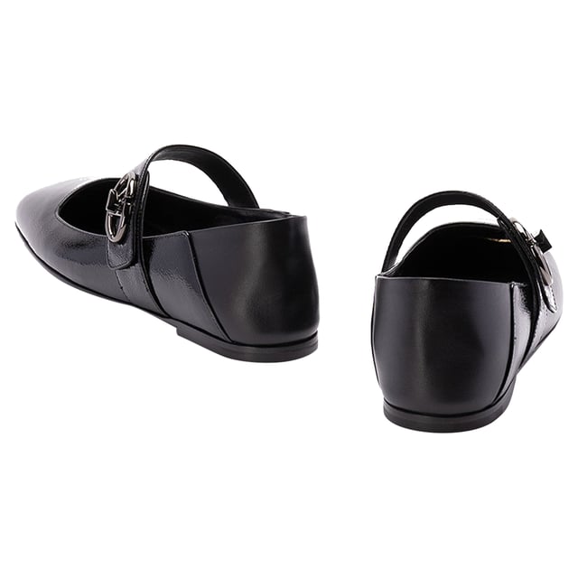 Composition: 100% calf leather  

Inner: Leather
Insole: Leather
Sole: Leather
Patent effect
Square toe
Branded insole
Top Vlogo locker closure
Made in  Italy
Gender: WOMEN
Product code: 5W2S0JV2IZM_0NO
Code: SHO VQ 2 FL SS25 13251