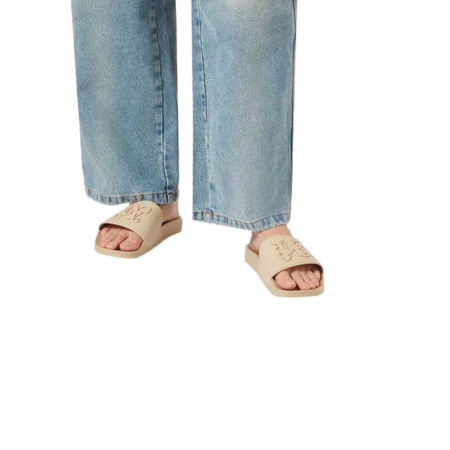 Composition: 100% Rubber  

Inner: Rubber
Insole: Rubber
Sole: Rubber
Round toe
Slip-on design
Top logo detail
Slightly shiny finish
Gender: WOMEN
Product code: PWIC010E23PLA001_3131
Code: SHO EG 2 SN SS25 13682
