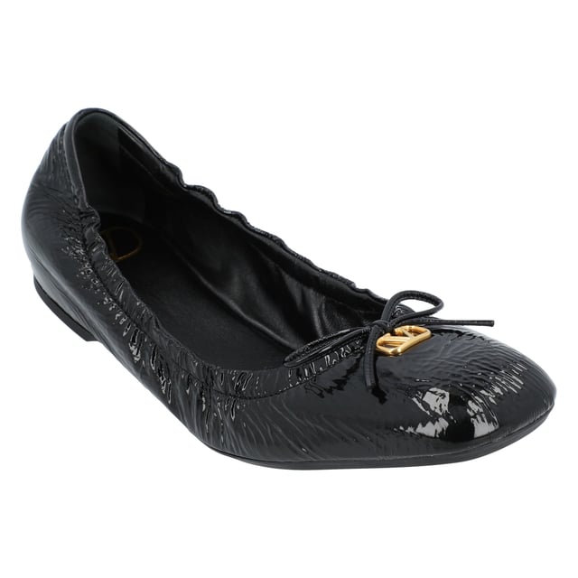 - Black, goatskin, patent finish, ruched detailing, VLogo Signature, square toe, slip-on style, flat sole
- Lining: Goat Skin 100%. Sole: Plastic 100%. Outer: Goat Skin 100%