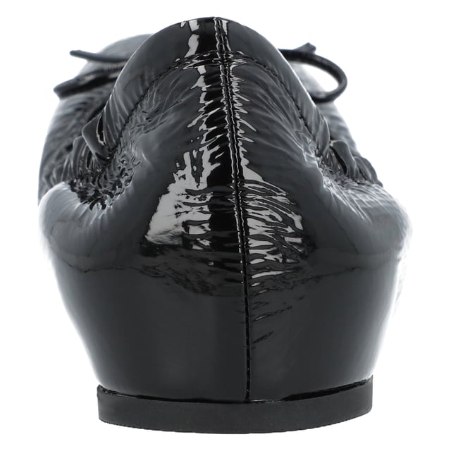 - Black, goatskin, patent finish, ruched detailing, VLogo Signature, square toe, slip-on style, flat sole
- Lining: Goat Skin 100%. Sole: Plastic 100%. Outer: Goat Skin 100%