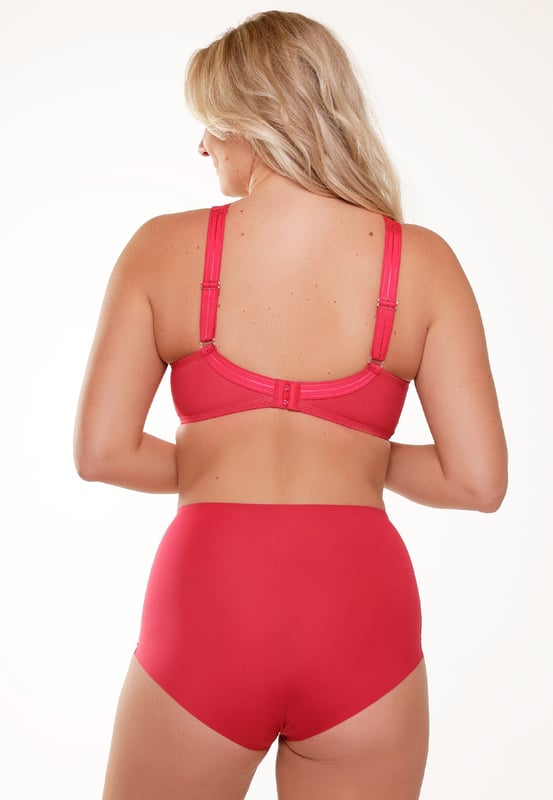 Der 1400HWB-1 ist ein neuer Hohe Slip aus der LingaDore Daily Kollektion. Dieser bequeme Slip ist aus weichem Microfaserstoff gefertigt und hat einen Baumwollzwickel. Der Slip trägt sich wie eine zweite Haut und ist unter der Kleidung unsichtbar. Sie sind im 2er-Pack verpackt.