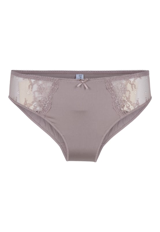 Deze 1400B rio slip is een perfect item uit de basiscollectie van LingaDore. De slip is uitgevoerd in een soepel vallend micro materiaal wat zorgt voor een fijne en zachte pasvorm. De slip is aan de voorzijde voorzien van kant en een strikje.
