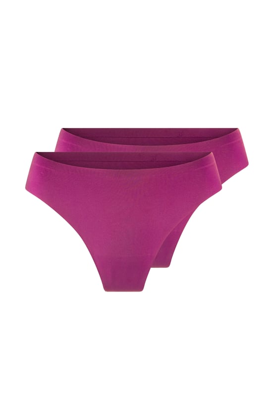 De 1400T-1 is een nieuw artikel uit de succesvolle LingaDore Daily collectie. Deze comfortabele string is gemaakt van zachte micro en heeft een katoenen kruisje. De slip voelt en draagt als een tweede huid en is onzichtbaar onder je kleding. Ze worden verpakt per 2 stuks en zijn matchend met de kleuren uit de lingerie collectie.