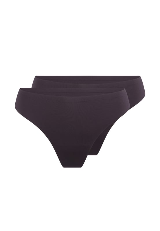El 1400T-1 es un nuevo artículo de la exitosa colección Daily de LingaDore. Esta cómoda braguita está hecha de microfibra suave y tiene un refuerzo de algodón. Las braguitas se sienten y se usan como una segunda piel y son invisibles bajo tu ropa. Vienen empaquetadas de 2 piezas y combinan con los colores de la colección de lencería.