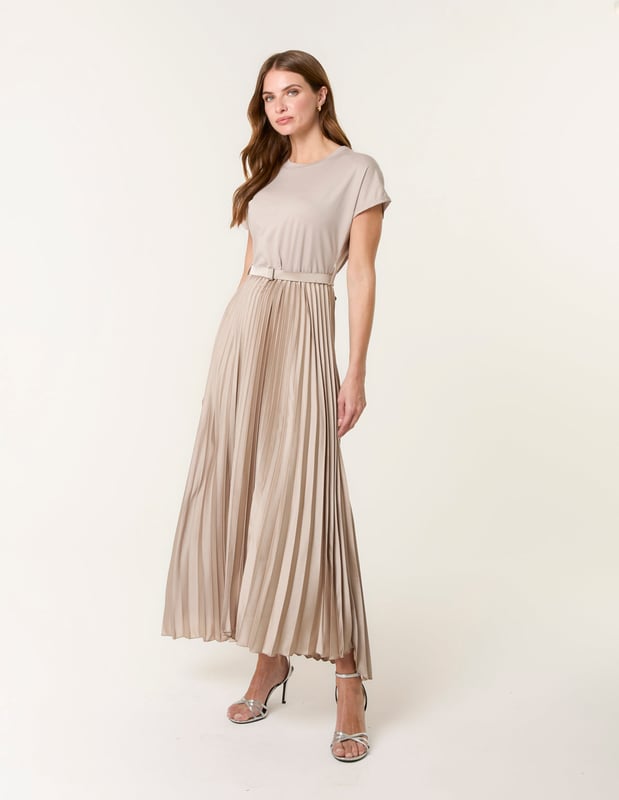 Jazz up your casual day to day look with this pleated dress. It's super soft and comfy but ensures to add some trend to your outfit for the day.     