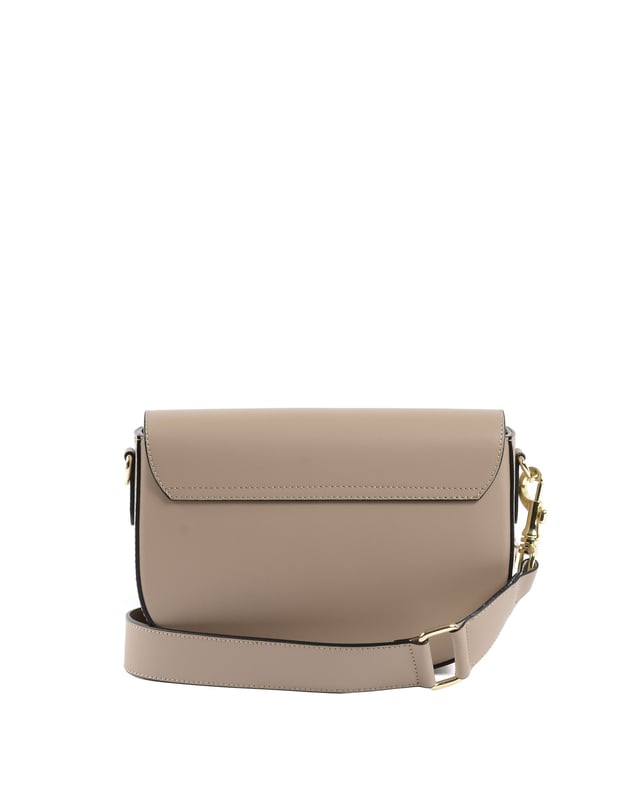 Marca: V Italia.
  Modelo: BL10296 52 RUGA BEIGE.
  Color: Beige.
  Composicion: 100% Cuero.
  Dimensiones: 23x17x7 cm.
  Fabricado en Italia.
  Apto para todas las estaciones.