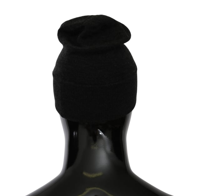 Gloednieuw met tags
  Gemaakt van 100% wol
  Stijlvolle grijze kleur met #DGLovesLondon borduursel
  Logo details voor een luxe touch
  Vervaardigd in Italie