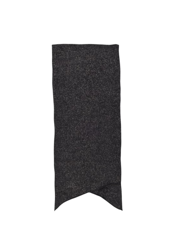 Product: Lurex
  Blend Polyester Sjaal
  Merk: Stuks
  Geslacht: Dames
  Type: Sjaals
  Seizoen: Herfst/Winter
  Kleur: Zwart
  Artikelcode: 17110447
  Samenstelling: 95% polyester 5% lurex
  Wassen: Machinewas op 30Â°C
