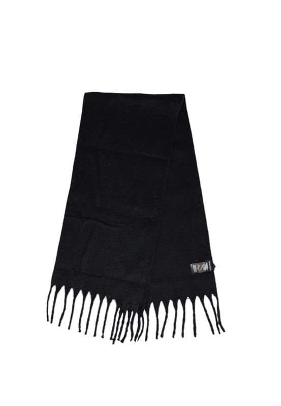 Marca: Antony Morato.
  Genero: Hombres.
  Tipo: Bufandas.
  Temporada: Otono/Invierno.
  Color: Negro.
  Patron: Liso.
  Codigo del articulo: MMSC00385.
  AF040001.
  Composicion: 100% poliester.
  Lavado: Lavar a maquina a 30Â°.