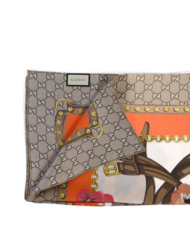 Iconic GG pattern in a multicolor palette
  Made from 100% silk
  Measures 90x90 cm
  Made in Italy
Material: 100% SILK