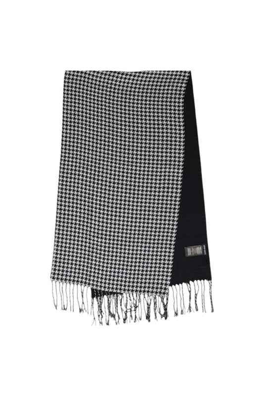 Marca: Antony Morato.
  Genero: Hombres.
  Tipo: Bufandas.
  Temporada: Otono/Invierno.
  Color: Blanco.
  Patron: Marcado.
  Codigo del articulo: MMSC00383.
  AF040001.
  Composicion: 100% acrilico.
  Lavado: Lavar a maquina a 30Â°.