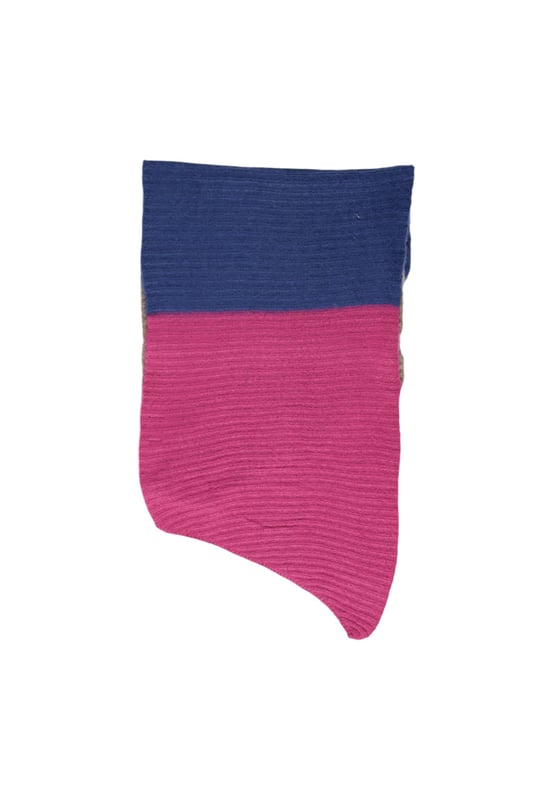 Merk: Stuks
  Geslacht: Dames
  Type: Sjaals
  Seizoen: Herfst/Winter
  Kleur: blauw
  Patroon: gestreept
  Artikelcode: 17143900
  Samenstelling: 25% acryl 2% lycra 18% nylon 55% polyester
  Wassen: machinewas op 30Â°