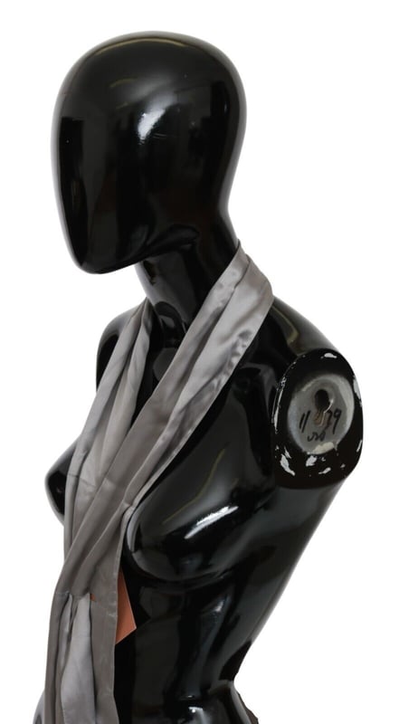 Brand new with tags
  Gender: Men
  Color: Silver
  Material: 96% Silk 4% Elastane
  Logo details
  Made in Italy
  Size: 15 cm x 220 cm