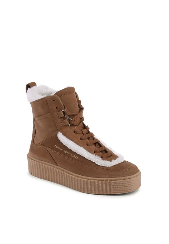 Produkt: Tommy Hilfiger Damen Stiefel.
  Modell: FW0FW07503GTU.
  Farbe: Braun.
  Zusammensetzung: 100% Leder.
  Hergestellt in Indien.