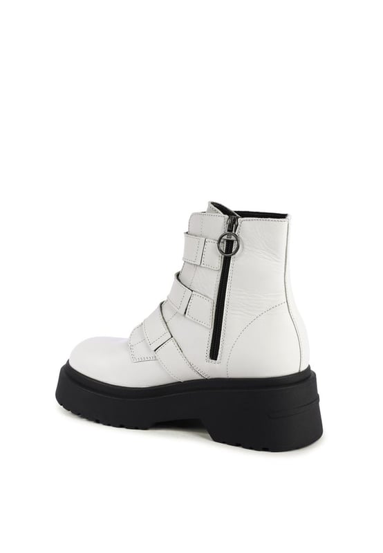 Producto: Tommy Hilfiger Botas de Mujer EN0EN02443YA6.
  Color: Blanco.
  Composicion: 100% Cuero.
  Fabricado en Portugal.