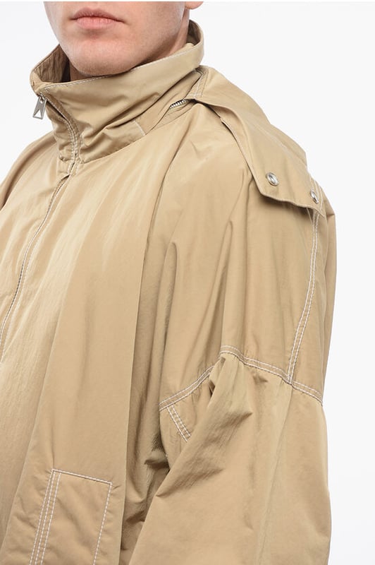 Primavera-Verano, Beige, Capucha, Capucha desmontable, Cintura con cordón, Detalle de costuras en contraste, 2 bolsillos, Manga larga, Cierre de cremallera, Sin forro, Hecho en Italia, Bolsillo de ojal, Cierre delantero, Oversize, PANTONE, P650857