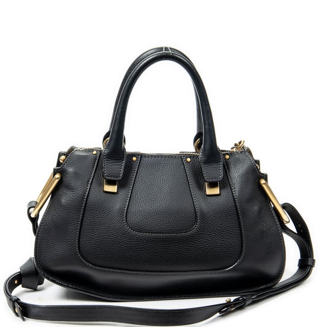 Chloé Bolsos Small Hayley Top Handle  Bolso de hombro en Negro Piel de becerro y Oro hardware. El producto esta en Perfectas Condiciones (AA).
  Dimensiones: 30x20x12 cm 
  Accesorios incluidos: Leather Strap
  
  BrandCo Paris encuentra artículos raros y en las mejores condiciones a precios increíbles. ¡Vale la pena tener paciencia! Compra con confianza: todos los artículos de BrandCo Paris son seleccionados y autenticados cuidadosamente por nuestro equipo de expertos.
  Todos los artículos vienen con un certificado de autenticidad y un embalaje entregado por BrandCo Paris.
  Tabla de clasificación de la condición del artículo
  N (como nuevo)
  AA (perfecto estado)
  A (excelente estado)
  AB (muy buen estado)
  B (bueno/regular)