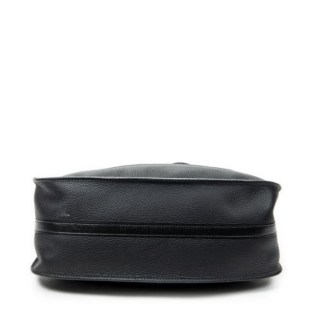 Chloé Bolsos Small Hayley Top Handle  Bolso de hombro en Negro Piel de becerro y Oro hardware. El producto esta en Perfectas Condiciones (AA).
  Dimensiones: 30x20x12 cm 
  Accesorios incluidos: Leather Strap
  
  BrandCo Paris encuentra artículos raros y en las mejores condiciones a precios increíbles. ¡Vale la pena tener paciencia! Compra con confianza: todos los artículos de BrandCo Paris son seleccionados y autenticados cuidadosamente por nuestro equipo de expertos.
  Todos los artículos vienen con un certificado de autenticidad y un embalaje entregado por BrandCo Paris.
  Tabla de clasificación de la condición del artículo
  N (como nuevo)
  AA (perfecto estado)
  A (excelente estado)
  AB (muy buen estado)
  B (bueno/regular)