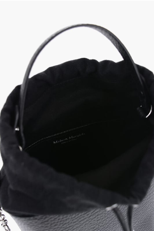 Herbst-Winter, Schwarz, Logo, Unterseite mit Nieten, Abnehmbarer Schultergurt, Handtasche, Umhängetasche, Made in Italy, Strukturiertes Leder, Umhängetasche, P603713, LxHxB: 24x22x14cm