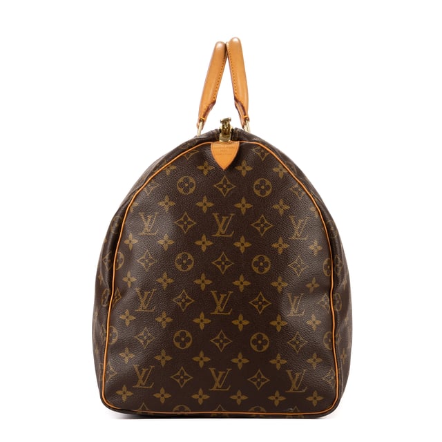 Louis Vuitton Bolsos Keepall 55 Bolsa de viaje en Marrón Lona recubierta y Latón dorado hardware. El producto esta en Excelentes Condiciones (A).
  Dimensiones: 55x28x25 cm 
  Accesorios incluidos: None
  Notas de Exterior: Arrugas en cuero vachetta
Notas de Hardware: Descolorido
Notas de la correa/asa: Grietas en el mango de Vachetta
  BrandCo Paris encuentra artículos raros y en las mejores condiciones a precios increíbles. ¡Vale la pena tener paciencia! Compra con confianza: todos los artículos de BrandCo Paris son seleccionados y autenticados cuidadosamente por nuestro equipo de expertos.
  Todos los artículos vienen con un certificado de autenticidad y un embalaje entregado por BrandCo Paris.
  Tabla de clasificación de la condición del artículo
  N (como nuevo)
  AA (perfecto estado)
  A (excelente estado)
  AB (muy buen estado)
  B (bueno/regular)