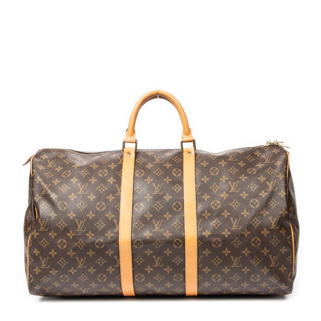 Louis Vuitton Bolsos Keepall 55 Bolsa de viaje en Marrón Lona recubierta y Latón dorado hardware. El producto esta en Excelentes Condiciones (A).
  Dimensiones: 55x28x25 cm 
  Accesorios incluidos: None
  Notas de Hardware: Ligeramente deslustrado
Notas de la correa/asa: Ligeros rasguños
  BrandCo Paris encuentra artículos raros y en las mejores condiciones a precios increíbles. ¡Vale la pena tener paciencia! Compra con confianza: todos los artículos de BrandCo Paris son seleccionados y autenticados cuidadosamente por nuestro equipo de expertos.
  Todos los artículos vienen con un certificado de autenticidad y un embalaje entregado por BrandCo Paris.
  Tabla de clasificación de la condición del artículo
  N (como nuevo)
  AA (perfecto estado)
  A (excelente estado)
  AB (muy buen estado)
  B (bueno/regular)