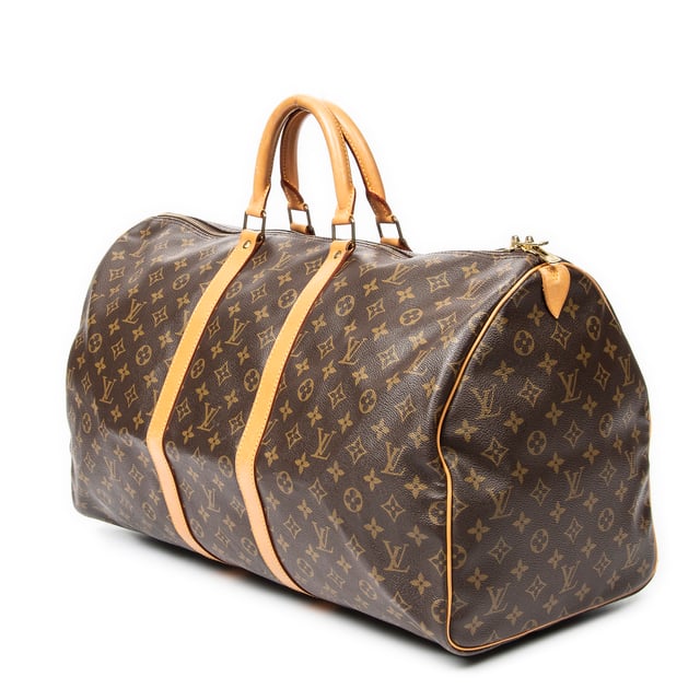 Louis Vuitton Bolsos Keepall 55 Bolsa de viaje en Marrón Lona recubierta y Latón dorado hardware. El producto esta en Excelentes Condiciones (A).
  Dimensiones: 55x28x25 cm 
  Accesorios incluidos: None
  Notas de Hardware: Ligeramente deslustrado
Notas de la correa/asa: Ligeros rasguños
  BrandCo Paris encuentra artículos raros y en las mejores condiciones a precios increíbles. ¡Vale la pena tener paciencia! Compra con confianza: todos los artículos de BrandCo Paris son seleccionados y autenticados cuidadosamente por nuestro equipo de expertos.
  Todos los artículos vienen con un certificado de autenticidad y un embalaje entregado por BrandCo Paris.
  Tabla de clasificación de la condición del artículo
  N (como nuevo)
  AA (perfecto estado)
  A (excelente estado)
  AB (muy buen estado)
  B (bueno/regular)