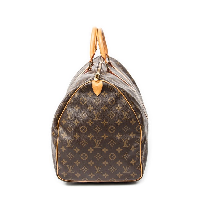 Louis Vuitton Bolsos Keepall 55 Bolsa de viaje en Marrón Lona recubierta y Latón dorado hardware. El producto esta en Excelentes Condiciones (A).
  Dimensiones: 55x28x25 cm 
  Accesorios incluidos: None
  Notas de Hardware: Ligeramente deslustrado
Notas de la correa/asa: Ligeros rasguños
  BrandCo Paris encuentra artículos raros y en las mejores condiciones a precios increíbles. ¡Vale la pena tener paciencia! Compra con confianza: todos los artículos de BrandCo Paris son seleccionados y autenticados cuidadosamente por nuestro equipo de expertos.
  Todos los artículos vienen con un certificado de autenticidad y un embalaje entregado por BrandCo Paris.
  Tabla de clasificación de la condición del artículo
  N (como nuevo)
  AA (perfecto estado)
  A (excelente estado)
  AB (muy buen estado)
  B (bueno/regular)