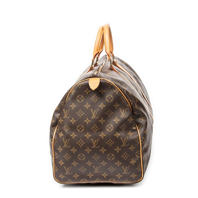 Louis Vuitton Bolsos Keepall 55 Bolsa de viaje en Marrón Lona recubierta y Latón dorado hardware. El producto esta en Excelentes Condiciones (A).
  Dimensiones: 55x28x25 cm 
  Accesorios incluidos: None
  Notas de Hardware: Ligeramente deslustrado
Notas de la correa/asa: Ligeros rasguños
  BrandCo Paris encuentra artículos raros y en las mejores condiciones a precios increíbles. ¡Vale la pena tener paciencia! Compra con confianza: todos los artículos de BrandCo Paris son seleccionados y autenticados cuidadosamente por nuestro equipo de expertos.
  Todos los artículos vienen con un certificado de autenticidad y un embalaje entregado por BrandCo Paris.
  Tabla de clasificación de la condición del artículo
  N (como nuevo)
  AA (perfecto estado)
  A (excelente estado)
  AB (muy buen estado)
  B (bueno/regular)