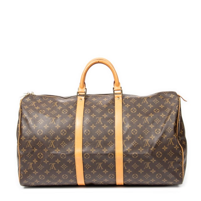 Louis Vuitton Bolsos Keepall 55 Bolsa de viaje en Marrón Lona recubierta y Latón dorado hardware. El producto esta en Excelentes Condiciones (A).
  Dimensiones: 55x28x25 cm 
  Accesorios incluidos: None
  Notas de Hardware: Ligeramente deslustrado
Notas de la correa/asa: Ligeros rasguños
  BrandCo Paris encuentra artículos raros y en las mejores condiciones a precios increíbles. ¡Vale la pena tener paciencia! Compra con confianza: todos los artículos de BrandCo Paris son seleccionados y autenticados cuidadosamente por nuestro equipo de expertos.
  Todos los artículos vienen con un certificado de autenticidad y un embalaje entregado por BrandCo Paris.
  Tabla de clasificación de la condición del artículo
  N (como nuevo)
  AA (perfecto estado)
  A (excelente estado)
  AB (muy buen estado)
  B (bueno/regular)
