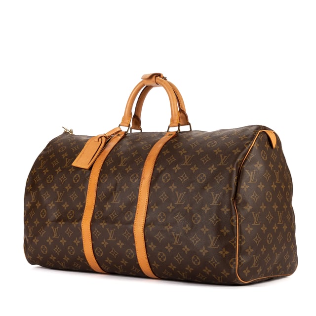 Louis Vuitton Bolsos Keepall 55 Bolsa de viaje en Marrón Lona recubierta y Latón dorado hardware. El producto esta en Perfectas Condiciones (AA).
  Dimensiones: 55x28x25 cm 
  Accesorios incluidos: Luggage Tag; Handle Strap
  Notas de Exterior: Arrugas en la parte inferior de cuero vachetta
Notas de Interior: Mancha blanca clara
Notas de Hardware: Oxidación y decoloración visible
Notas de la correa/asa: Mancha marrón en cuero Vachetta
  BrandCo Paris encuentra artículos raros y en las mejores condiciones a precios increíbles. ¡Vale la pena tener paciencia! Compra con confianza: todos los artículos de BrandCo Paris son seleccionados y autenticados cuidadosamente por nuestro equipo de expertos.
  Todos los artículos vienen con un certificado de autenticidad y un embalaje entregado por BrandCo Paris.
  Tabla de clasificación de la condición del artículo
  N (como nuevo)
  AA (perfecto estado)
  A (excelente estado)
  AB (muy buen estado)
  B (bueno/regular)