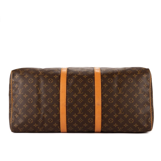 Louis Vuitton Bolsos Keepall 55 Bolsa de viaje en Marrón Lona recubierta y Latón dorado hardware. El producto esta en Perfectas Condiciones (AA).
  Dimensiones: 55x28x25 cm 
  Accesorios incluidos: Luggage Tag; Handle Strap
  Notas de Exterior: Arrugas en la parte inferior de cuero vachetta
Notas de Interior: Mancha blanca clara
Notas de Hardware: Oxidación y decoloración visible
Notas de la correa/asa: Mancha marrón en cuero Vachetta
  BrandCo Paris encuentra artículos raros y en las mejores condiciones a precios increíbles. ¡Vale la pena tener paciencia! Compra con confianza: todos los artículos de BrandCo Paris son seleccionados y autenticados cuidadosamente por nuestro equipo de expertos.
  Todos los artículos vienen con un certificado de autenticidad y un embalaje entregado por BrandCo Paris.
  Tabla de clasificación de la condición del artículo
  N (como nuevo)
  AA (perfecto estado)
  A (excelente estado)
  AB (muy buen estado)
  B (bueno/regular)