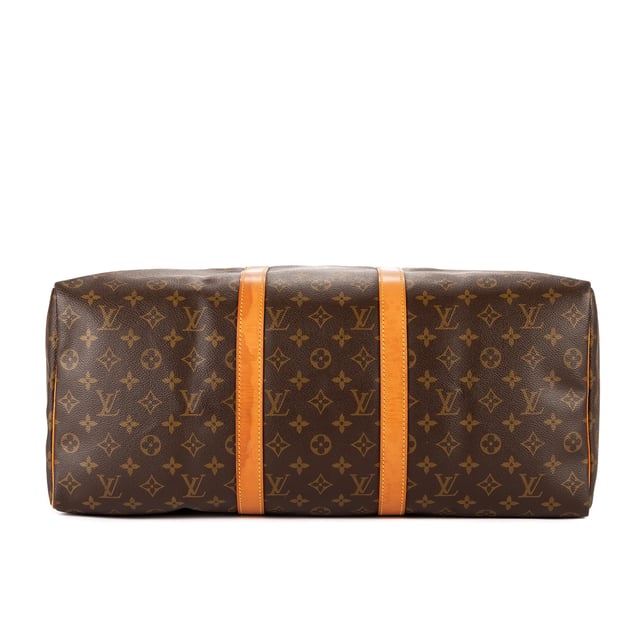 Louis Vuitton Bolsos Keepall 50 Bolsa de viaje en Marrón Lona recubierta y Latón dorado hardware. El producto esta en Excelentes Condiciones (A).
  Dimensiones: 50x26x22 cm 
  Accesorios incluidos: Luggage Tag; Handle Strap
  Notas de Exterior: Arrugas ligeras en cuero Vachetta
Notas de Hardware: Oxidación y decoloración visible
Notas de la correa/asa: Mancha Oscura Clara
  BrandCo Paris encuentra artículos raros y en las mejores condiciones a precios increíbles. ¡Vale la pena tener paciencia! Compra con confianza: todos los artículos de BrandCo Paris son seleccionados y autenticados cuidadosamente por nuestro equipo de expertos.
  Todos los artículos vienen con un certificado de autenticidad y un embalaje entregado por BrandCo Paris.
  Tabla de clasificación de la condición del artículo
  N (como nuevo)
  AA (perfecto estado)
  A (excelente estado)
  AB (muy buen estado)
  B (bueno/regular)