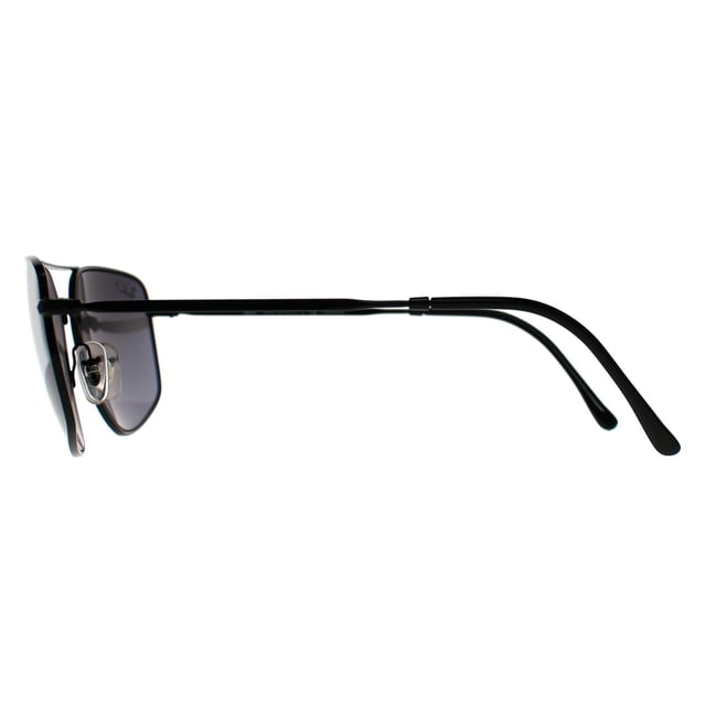 Ray-Ban Rectangle Unisex Negro Pulido Plata Polarizado RB3666 Las gafas de sol Ray-Ban Rectangle Unisex Pulidas Negro Plata Polarizadas RB3666 presentan una versión moderna de la clásica forma de aviador, con una elegante montura metálica de aro entero y un refinado puente doble. Ligeras y cómodas, incluyen plaquetas nasales ajustables y patillas finas para un ajuste seguro. Ofrecen una protección elegante y versatilidad para el día a día en un diseño minimalista y contemporáneo.