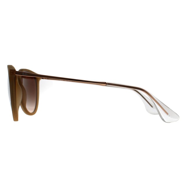 Die Sonnenbrille Ray-Ban RB4171 Erika 681413 aus poliertem beigem Gummi mit braunem Farbverlauf ist ein Beweis fÃ¼r das Engagement von Ray-Ban, zeitlose Brillen mit einem kultigen Touch zu kreieren. Dieses elegante Paar prÃ¤sentiert einen Rahmen aus poliertem beigem Gummi, der mÃ¼helose Raffinesse ausstrahlt, gepaart mit braunen GlÃ¤sern mit Farbverlauf, die nicht nur Coolness ausstrahlen, sondern auch optimalen Sonnenschutz bieten. Diese Sonnenbrille wurde fÃ¼r Frauen entworfen, die sowohl Wert auf Stil als auch auf AuthentizitÃ¤t legen. Sie vereint die StrapazierfÃ¤higkeit von Metall- und Kunststoffmaterialien und bietet so einen hohen Tragekomfort, ohne Kompromisse bei der handwerklichen QualitÃ¤t einzugehen. Mit ihrer klassischen Phantos-Silhouette versprÃ¼ht diese Brille einen Hauch von Tradition, der sich nahtlos in die Modewelt jeder Epoche einfÃ¼gt. Setzen Sie sie auf und erleben Sie die unvergleichliche Anziehungskraft, fÃ¼r die Ray-Ban seit 1937 steht - ein perfekter Begleiter fÃ¼r alle, die den Schnittpunkt von Tradition und Moderne im Brillendesign schÃ¤tzen.