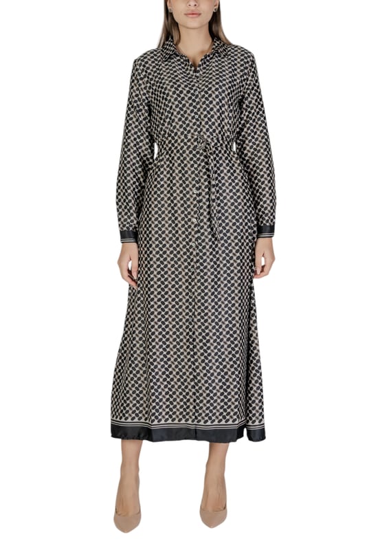 Marca: Solo.
  Genero: Mujeres.
  Tipo: Vestidos.
  Temporada: Otono/Invierno.
  Color: negro.
  Mangas: largas.
  Escote: cuello en V.
  Codigo del articulo: 15336733.
  Composicion: 100% poliester.