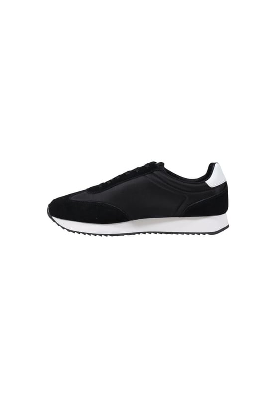 Brand: Calvin Klein Jeans
  Gender: Men
  Type: Sneakers
  Season: Fall/Winter
  Color: black
  Fastening: laces
  Article code: YM0YM01325
  Composition: 100% leather
Material: TextileSuede