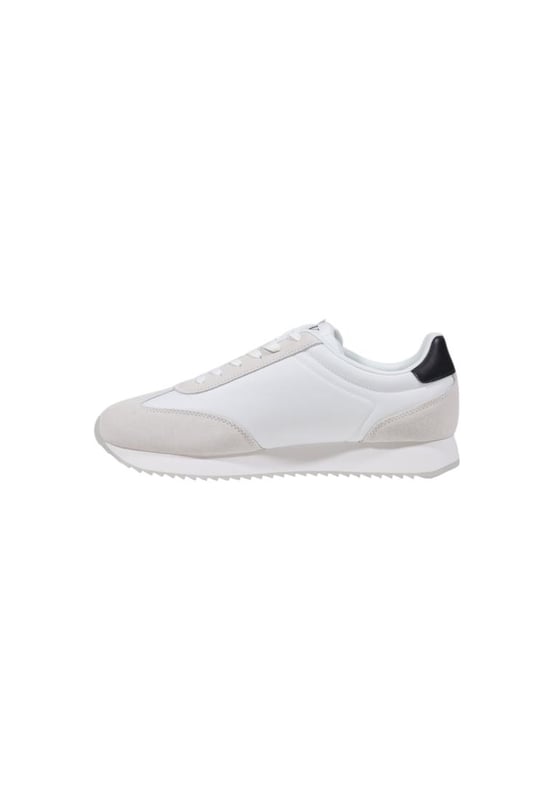 Marca: Calvin Klein Jeans.
  Genero: Hombre.
  Tipo: Zapatillas.
  Temporada: Otono/Invierno.
  Color: blanco.
  Cierre: cordones.
  Codigo del articulo: YM0YM01325.
  Composicion: 100% piel.