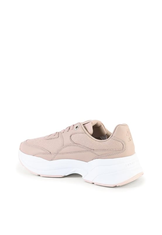 Marca: Tommy Hilfiger.
  Modelo: FW0FW07646ABO.
  Color: Beige.
  Composicion: 100% Cuero.
  Fabricado en China.
  Disenado para mujer.