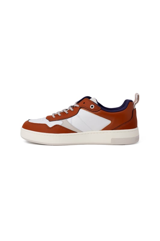 Kayden LowTop SneakersBrownWhite Brand: Calvin Klein Jeans
Gender: Men
Type: Sneakers
Season: Fall/Winter
Color: Brown
Fastening: Laces
Size (cm): 3.5
Composition: 100% Leather
Material: Leather