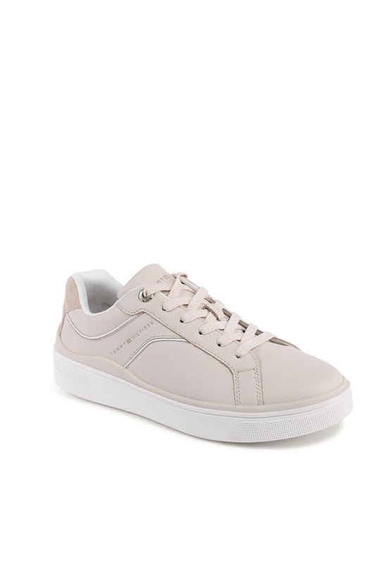 Marca: Tommy Hilfiger.
  Modelo: FW0FW07122TRY.
  Color: Rosa.
  Composicion: 100% Cuero.
  Fabricado en: Vietnam.
  Genero: Mujeres.