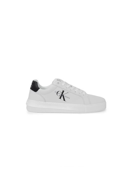 Elegantes y elegantes zapatillas deportivas de cuero negro para hombre.
  Perfecto para la temporada Primavera/Verano.
  Patron liso con suela de goma.
  Estan confeccionadas con un forro de piel y miden 4 cm.
  El diseno deportivo es perfecto para ocasiones informales.
  La composicion 100% cuero garantiza durabilidad y uso duradero.