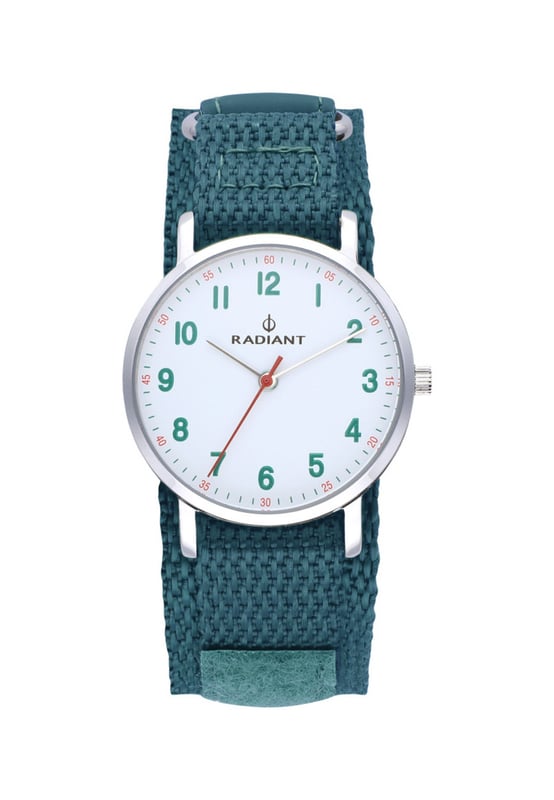 Functional and heard wearing, this Kids Watch RA500601 by Radiant will keep ticking away tirelessly on your wrist for many years to come. The Kids Watch RA500601 is the perfect gift.  Dimensions (cm): 16x6x27