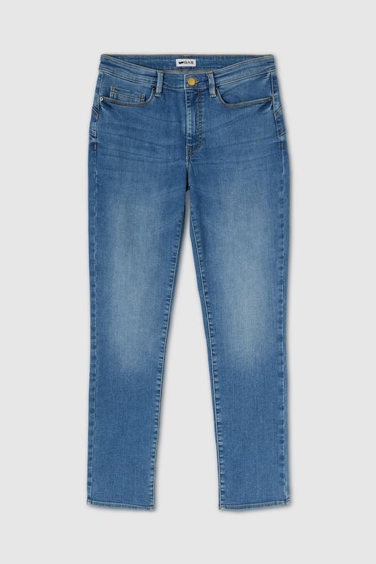 Vaqueros slim fit de talle alto para mujer, con pinzas moldeadoras y canesú redondeado para realzar el efecto push-up. La pierna sigue los contornos del cuerpo sin aferrarse, y el tono azul profundo mejora el estado de ánimo. Una mezcla de tendencia y versatilidad en puro estilo GAS.
