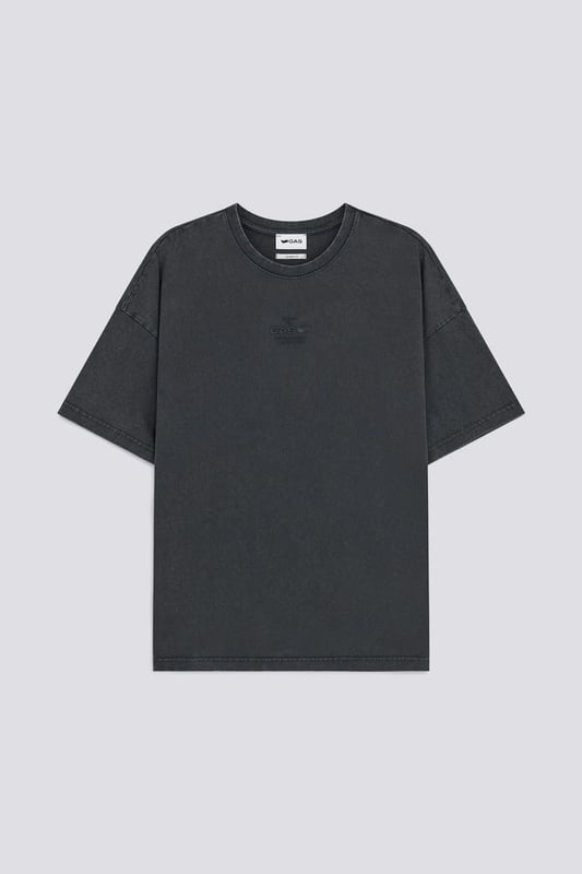 Camiseta de manga larga en punto grueso con tratamiento de lavado al ácido para un efecto vintage único. Presenta un estampado tonal en relieve de alta densidad en la parte delantera que combina un diseño deportivo con tonos pop.   Características principales:  Tejido de punto grueso teñido con tratamiento de lavado al ácido Corte cómodo Estampado de alta densidad en la parte delantera