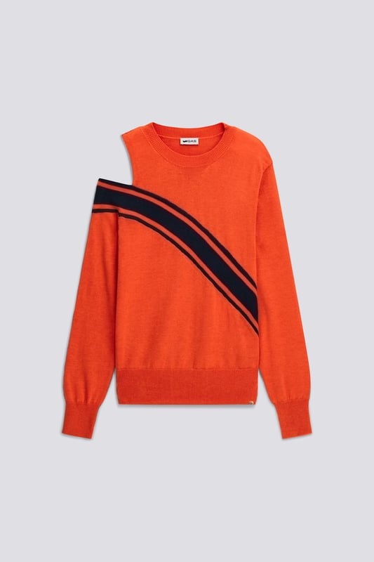 Un compañero versátil para los looks diarios, este jersey presenta un estampado diagonal y un hombro recortado. Imprescindible para un fondo de armario de temporada con un aire sporty chic.   Características principales:  Mezcla de viscosa y cachemira Corte recto Estampado diagonal de intarsia Corte en el hombro derecho