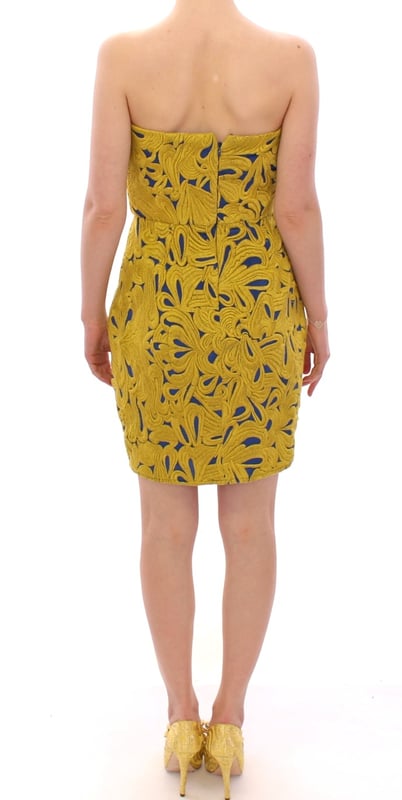 100% Authentic Sachin & Babi Strapless Dress
  Brand new with tags
  Strapless design
  Vibrant yellow and blue colors
  Zip
  closure on the backside
  Made from 100% cotton with a polyester lining
  Perfect for special occasions
  Craftsmanship and attention to detail
  Luxurious and comfortable
Material: 100% Cotton Lining: 100% Polyester